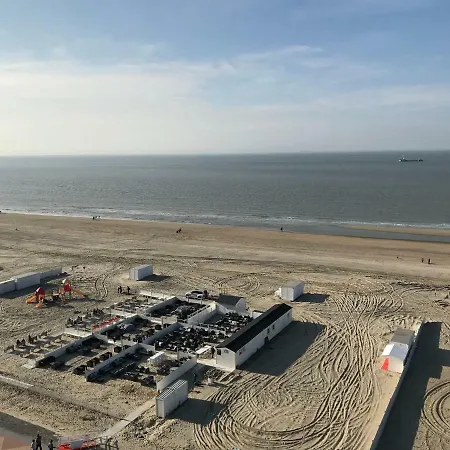 High In Sky & Seasights F 8@blankenberge * ブランケンベルヘ